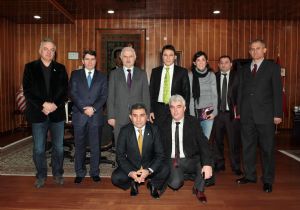 Koçak'tan özel sporculara destek